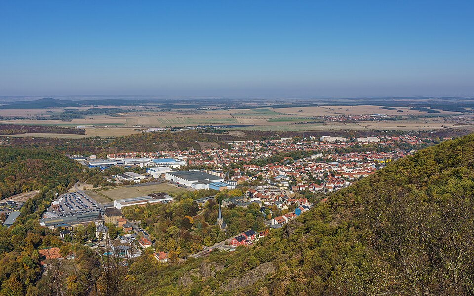 Umzug von Thale nach Zypern per Container: Thale view from Witches Point – Foto: A.Savin, FAL, via Wikimedia Commons Umzug von Thale nach Zypern per Container: Thale view from Witches Point