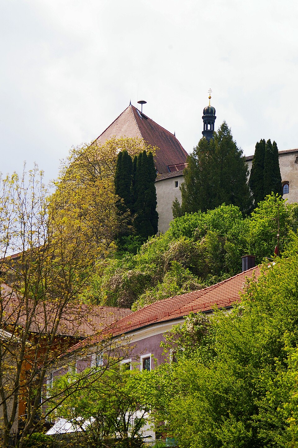 Umzug von Tittmoning nach Zypern per Container: Stadtansicht Tittmoning – Foto: Werner100359, CC BY-SA 3.0, via Wikimedia Commons Umzug von Tittmoning nach Zypern per Container: Stadtansicht Tittmoning