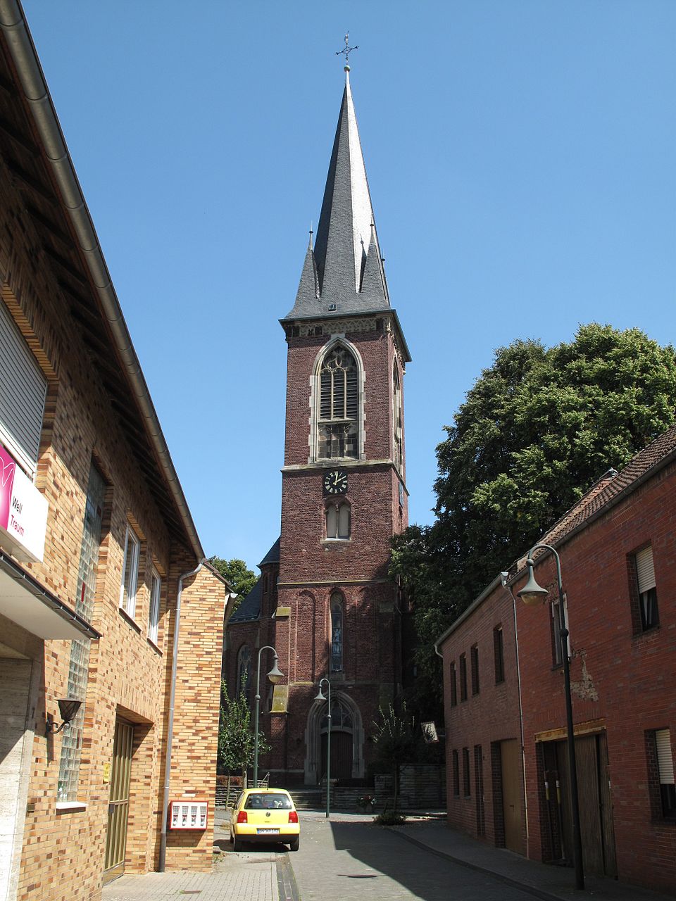 Umzug von Titz nach Zypern per Palette: Titz, kerk – Foto: Michielverbeek, CC BY-SA 3.0, via Wikimedia Commons Umzug von Titz nach Zypern per Palette: Titz, kerk