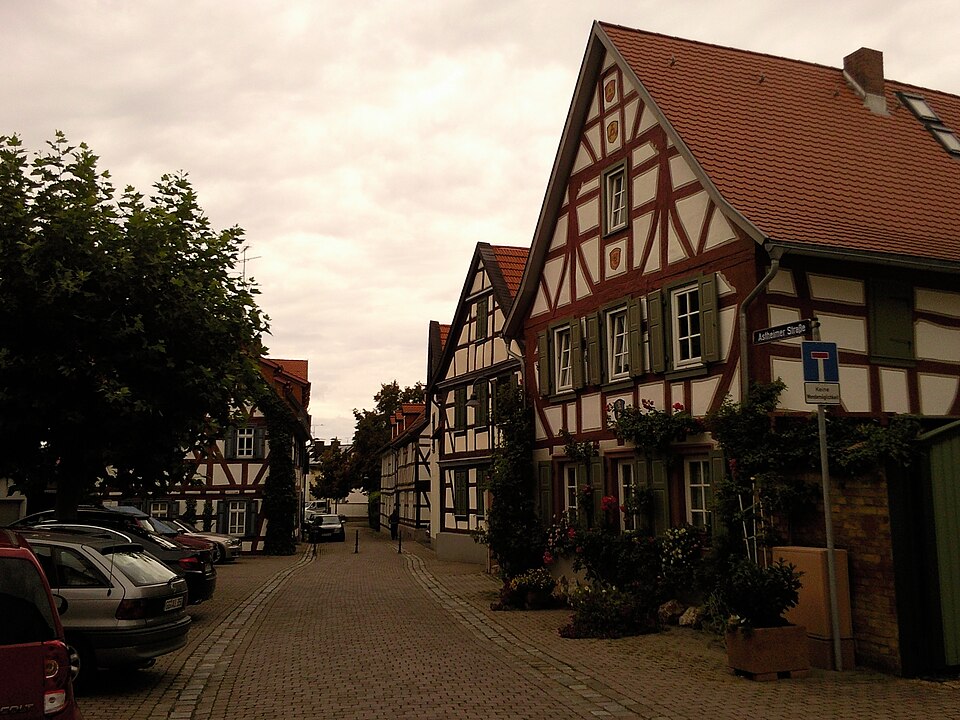 Umzug von Trebur nach Zypern per Container: Trebur Astheimer Str – Foto: Tomek Banaś, CC BY-SA 3.0, via Wikimedia Commons Umzug von Trebur nach Zypern per Container: Trebur Astheimer Str