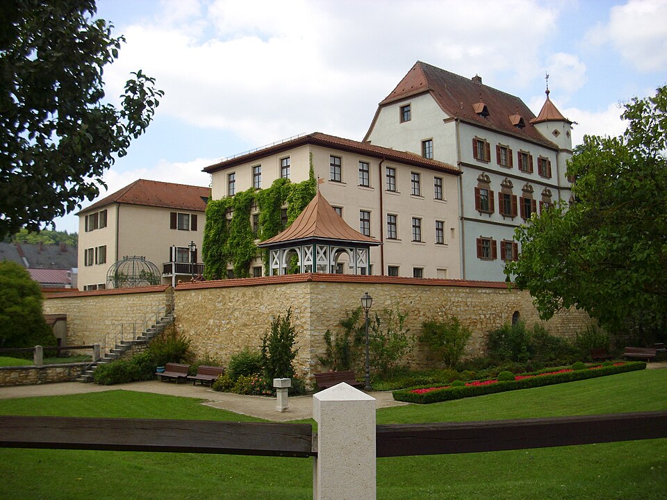 Umzug von Treuchtlingen nach Zypern per Container: Stadtschloss Treuchtlingen – Foto: Aarp65, CC BY-SA 3.0, via Wikimedia Commons Umzug von Treuchtlingen nach Zypern per Container: Stadtschloss Treuchtlingen
