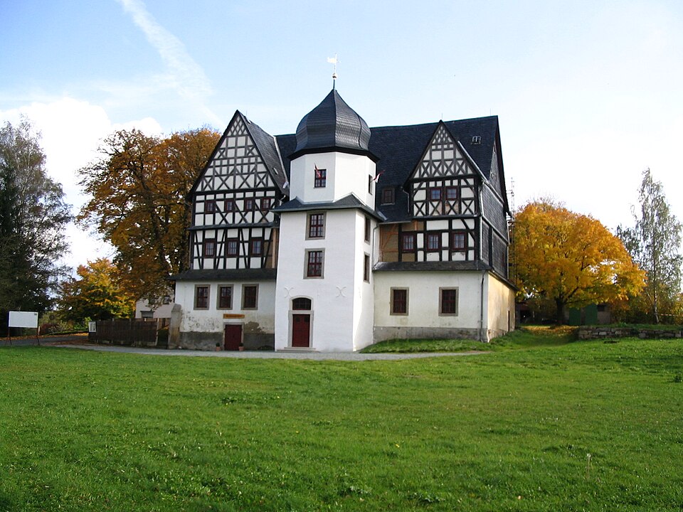 Umzug von Treuen nach Zypern per Container: Treuen Schloss – Foto: selbst gemacht, CC BY-SA 3.0, via Wikimedia Commons Umzug von Treuen nach Zypern per Container: Treuen Schloss