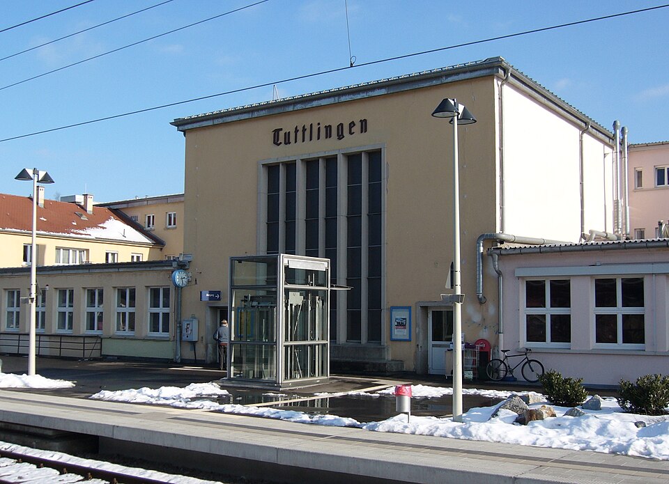Umzug von Tuttlingen nach Zypern per Container: Bahnhof Tuttlingen
