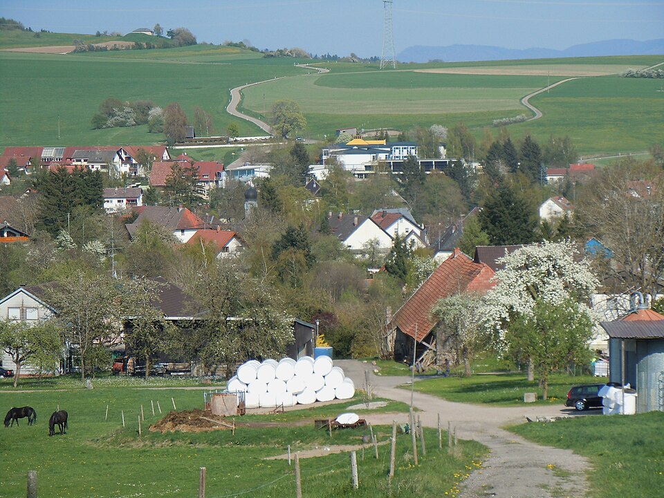 Umzug von Ühlingen-Birkendorf nach Zypern per Palette: BW Uehlingen Ortsteil in Ühlingen-Birkendorf – Foto: Norbert Utz, CC BY-SA 4.0, via Wikimedia Commons Umzug von Ühlingen-Birkendorf nach Zypern per Palette: BW Uehlingen Ortsteil in Ühlingen-Birkendorf