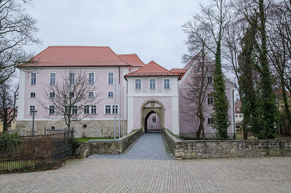 Umzug von Uffenheim nach Zypern per Container: Stadtansicht Uffenheim – Foto: Tilman2007, CC BY-SA 3.0, via Wikimedia Commons Umzug von Uffenheim nach Zypern per Container: Stadtansicht Uffenheim