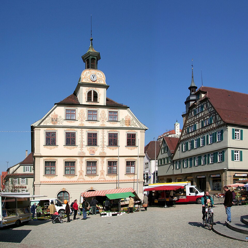 Umzug von Vaihingen an der Enz nach Zypern per Palette: Vaihingen an der Enz-Rathaus