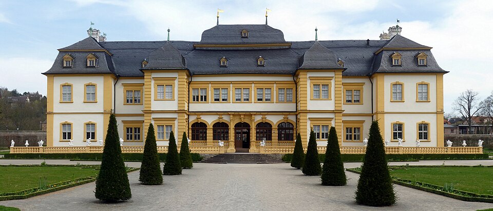 Umzug von Veitshöchheim nach Zypern per Container: Schloss Veitshöchheim
