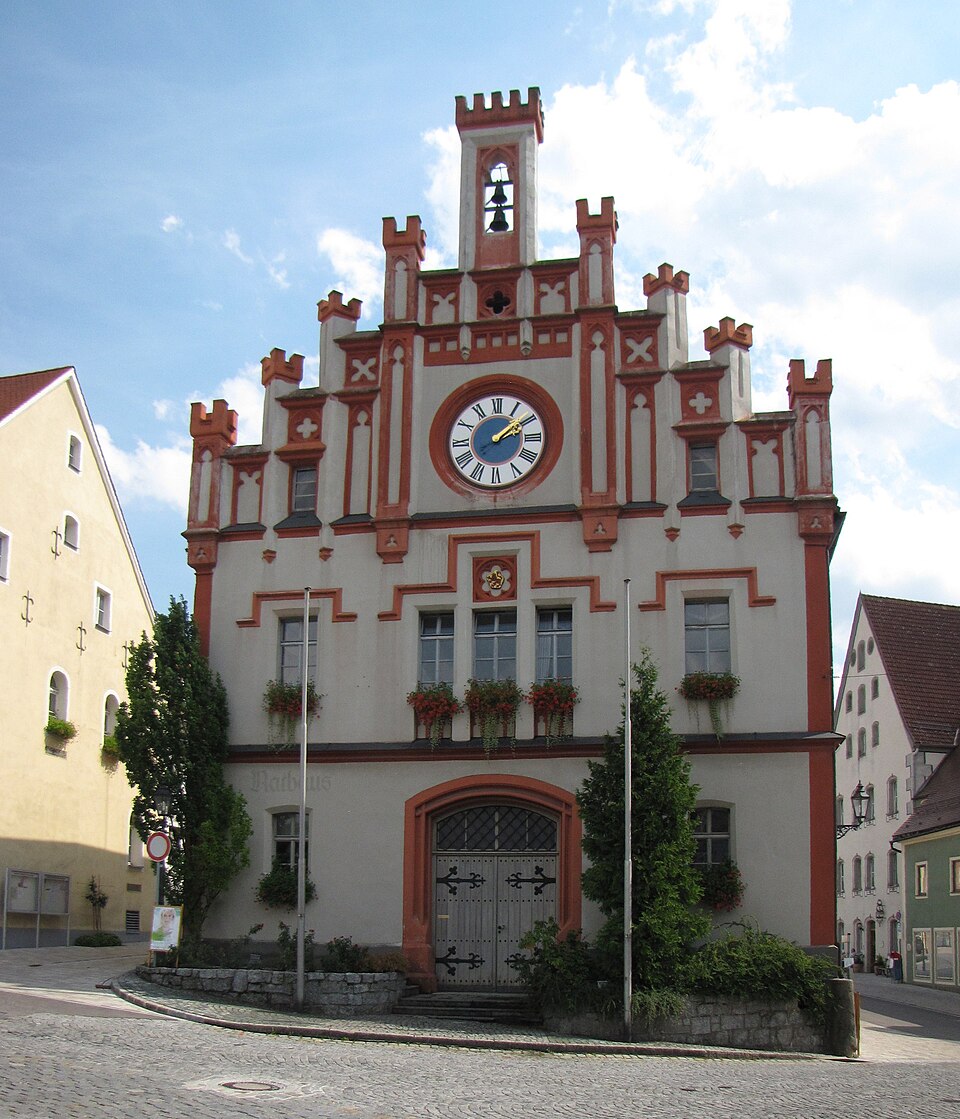 Umzug von Velburg nach Zypern per Container: VelburgRathaus