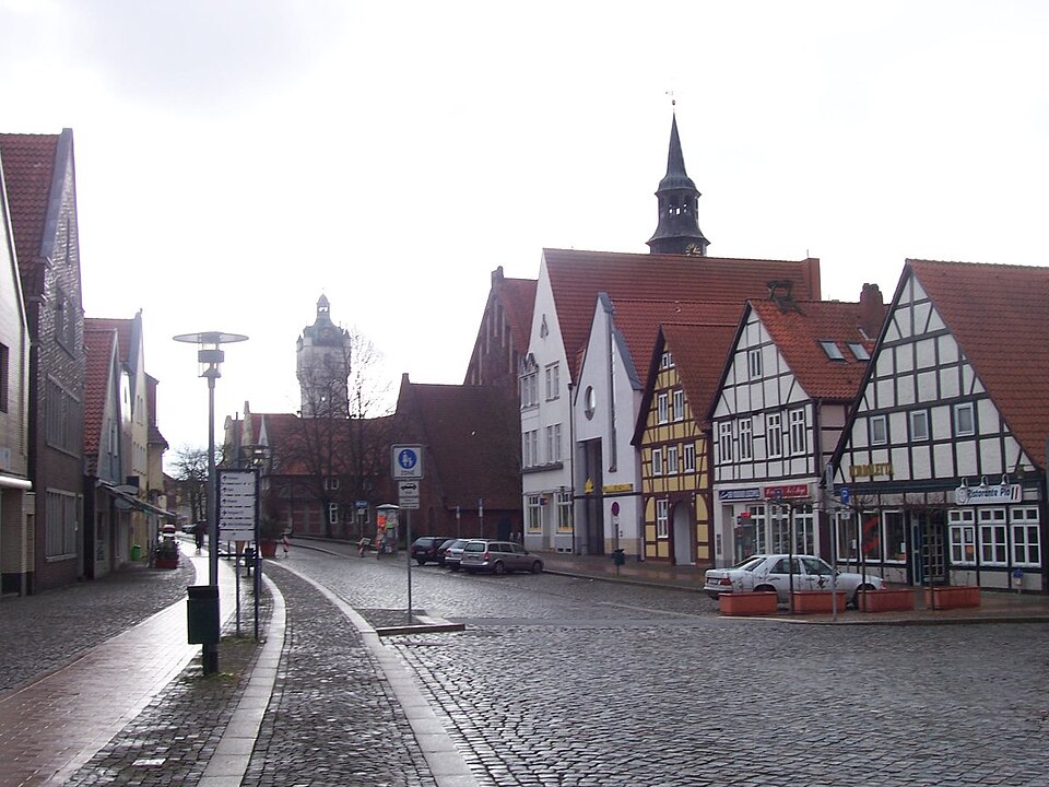 Umzug von Verden (Aller) nach Zypern per Container: Verden, Große Straße in Verden (Aller) – Foto: Traveler100, CC BY-SA 4.0, via Wikimedia Commons Umzug von Verden (Aller) nach Zypern per Container: Verden, Große Straße in Verden (Aller)
