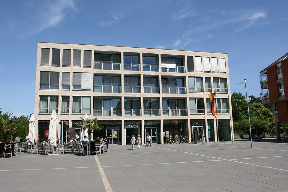Umzug von Viersen nach Zypern per Container: Rathausmarkt, Stadthaus ies in Viersen – Foto: Frank Vincentz, CC BY-SA 3.0, via Wikimedia Commons Umzug von Viersen nach Zypern per Container: Rathausmarkt, Stadthaus ies in Viersen