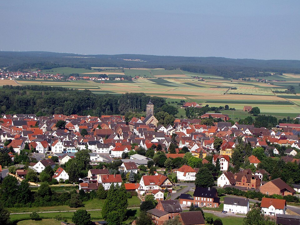 Umzug von Volkmarsen nach Zypern per Container: Volkmarsen von kugelsburg ds – Foto: Dirk Schmidt (Celsius auf Wikivoyage), CC BY-SA 3.0, via Wikimedia Commons Umzug von Volkmarsen nach Zypern per Container: Volkmarsen von kugelsburg ds