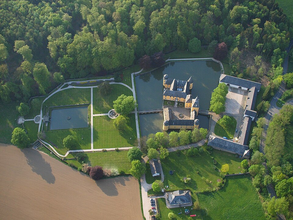 Umzug von Wachtberg nach Zypern per Container: Burg Gudenau in Wachtberg – Foto: Wolkenkratzer, CC BY-SA 3.0, via Wikimedia Commons Umzug von Wachtberg nach Zypern per Container: Burg Gudenau in Wachtberg