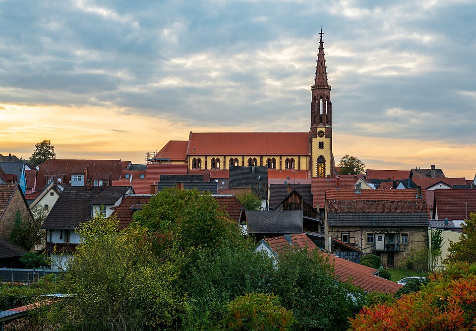 Umzug von Waibstadt nach Zypern per Container: Altstadt, Stadtpfarrkirche, Ansicht von Osten in Waibstadt – Foto: Roman Eisele, CC BY-SA 4.0, via Wikimedia Commons Umzug von Waibstadt nach Zypern per Container: Altstadt, Stadtpfarrkirche, Ansicht von Osten in Waibstadt
