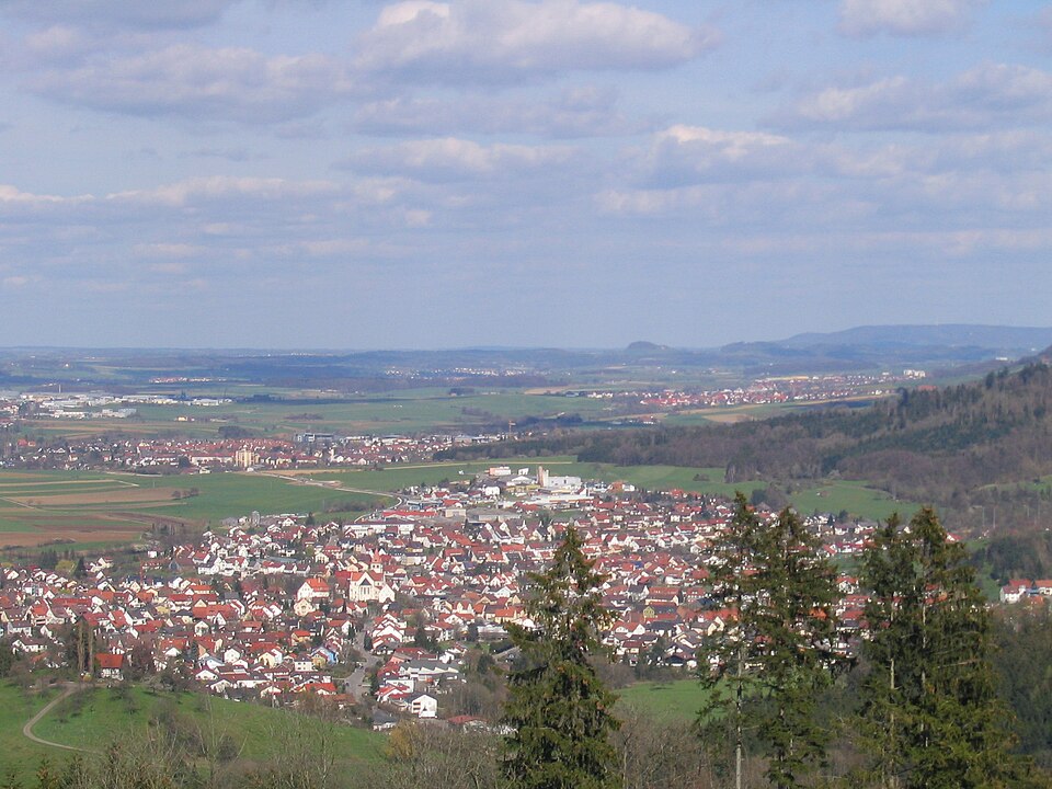 Umzug von Waldstetten nach Zypern per Container: Stadtansicht Waldstetten – Foto: Rockhopper., Public domain, via Wikimedia Commons Umzug von Waldstetten nach Zypern per Container: Stadtansicht Waldstetten