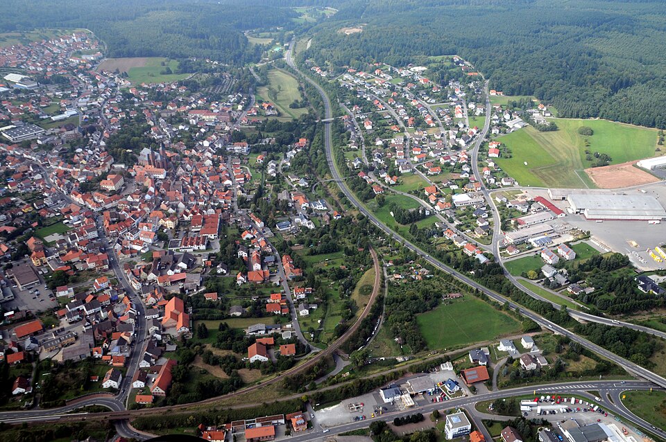 Umzug von Walldürn nach Zypern per Container: Walldürn Aerial – Foto: Fritz Geller-Grimm supported by Rüdiger Wandke, CC BY-SA 3.0, via Wikimedia Commons Umzug von Walldürn nach Zypern per Container: Walldürn Aerial