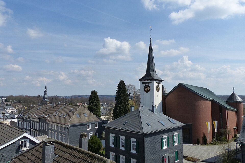 Umzug von Wermelskirchen nach Zypern per Container: Katholische Kirche St. Michael, Wermelskirchen