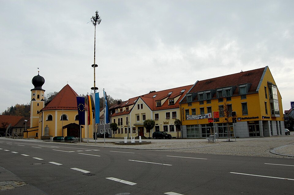 Umzug von Wernberg-Köblitz nach Zypern per Container: Bild Wernberg Köblitz in Wernberg-Köblitz – Foto: Alois Köppl, Gleiritsch, CC BY-SA 3.0, via Wikimedia Commons Umzug von Wernberg-Köblitz nach Zypern per Container: Bild Wernberg Köblitz in Wernberg-Köblitz