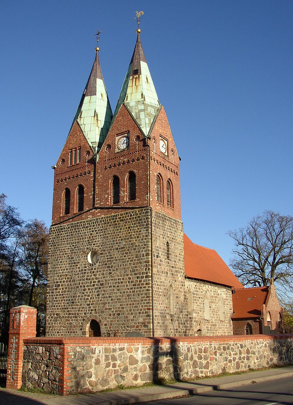 Umzug von Werneuchen nach Zypern per Container: Willmersdorf church in Werneuchen – Foto: Doris Antony, Berlin, CC BY-SA 3.0, via Wikimedia Commons Umzug von Werneuchen nach Zypern per Container: Willmersdorf church in Werneuchen