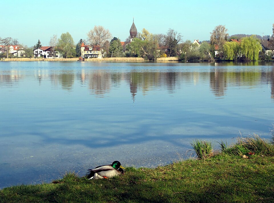 Umzug von Weßling nach Zypern per Container: Weßling SüdOstansicht – Foto: Bbb, CC BY-SA 3.0, via Wikimedia Commons Umzug von Weßling nach Zypern per Container: Weßling SüdOstansicht