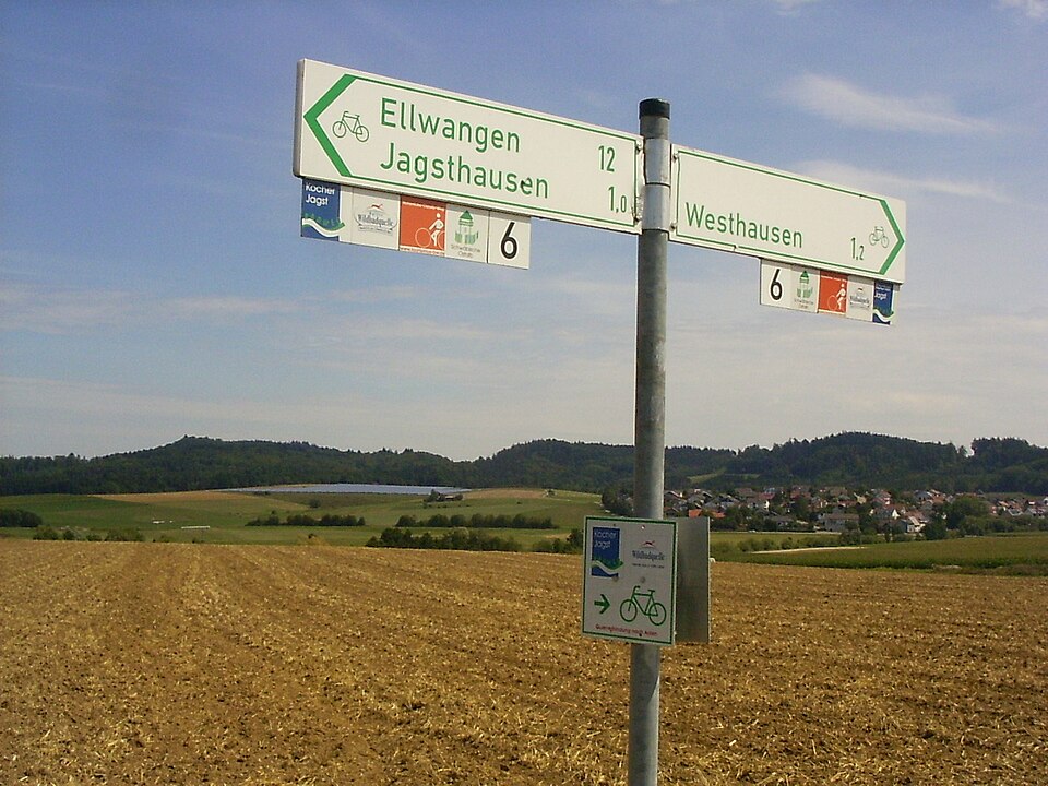 Umzug von Westhausen nach Zypern per Container: Cycling route signs Westhausen