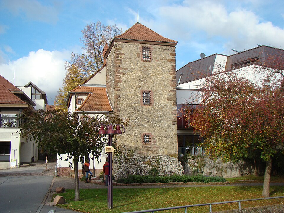 Umzug von Wiesloch nach Zypern per Container: Wiesloch Dörndl – Foto: Peter Schmelzle, CC BY-SA 3.0, via Wikimedia Commons Umzug von Wiesloch nach Zypern per Container: Wiesloch Dörndl