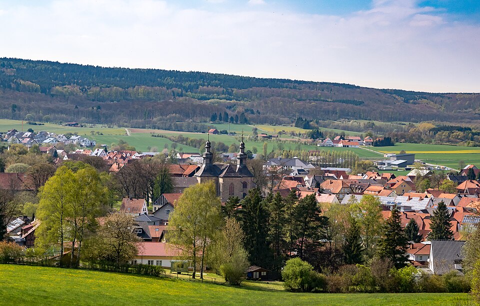 Umzug von Willebadessen nach Zypern per Container: Stadt von Kalktriften in Willebadessen – Foto: Tsungam, CC BY-SA 4.0, via Wikimedia Commons Umzug von Willebadessen nach Zypern per Container: Stadt von Kalktriften in Willebadessen