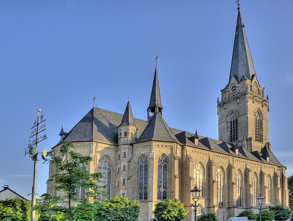 Umzug von Willich nach Zypern per Container: St katharina willich – Foto: Rolf van Melis, CC BY-SA 2.5, via Wikimedia Commons Umzug von Willich nach Zypern per Container: St katharina willich