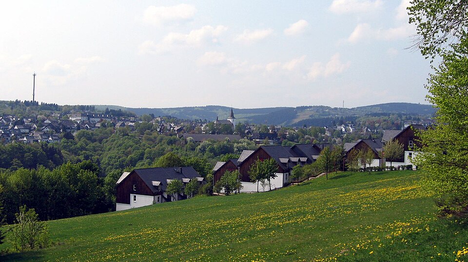 Umzug von Winterberg nach Zypern per Container: Winterberg d schmidt wv – Foto: Dirk Schmidt ( celsius), CC BY-SA 3.0, via Wikimedia Commons Umzug von Winterberg nach Zypern per Container: Winterberg d schmidt wv