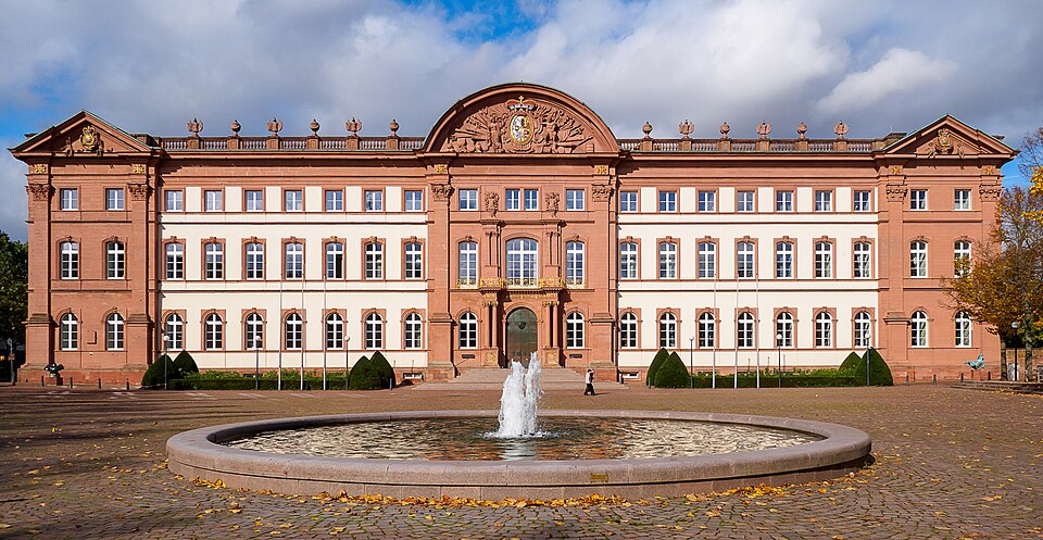 Umzug von Zweibrücken nach Zypern per Container: Schloss Zweibrücken