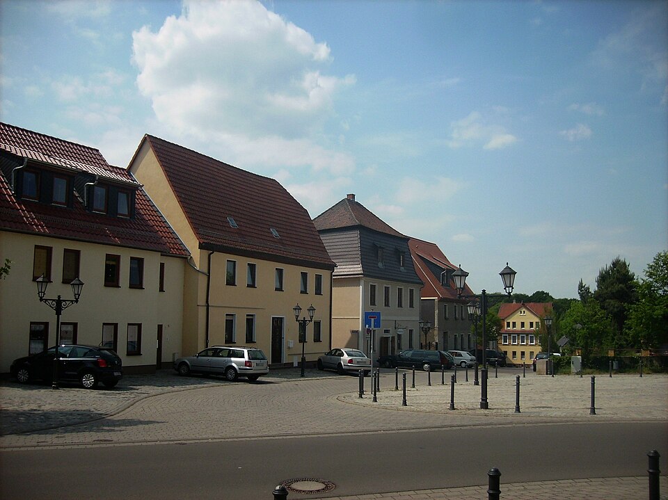 Umzug von Zwenkau nach Zypern per Container: Stadtansicht Zwenkau – Foto: Jwaller, CC BY-SA 3.0, via Wikimedia Commons Umzug von Zwenkau nach Zypern per Container: Stadtansicht Zwenkau